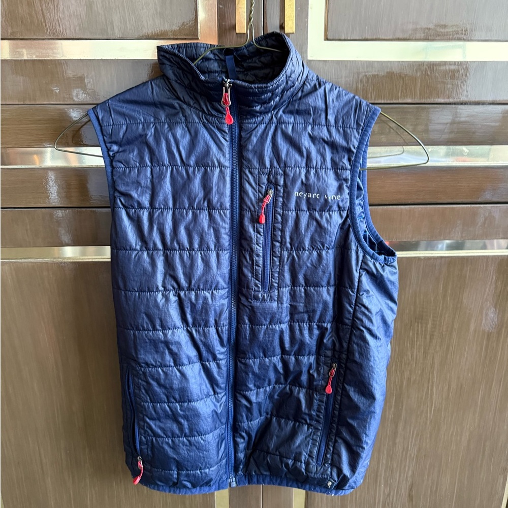 Vineyard Vines Blue Quilted Vest Sleeveless Design